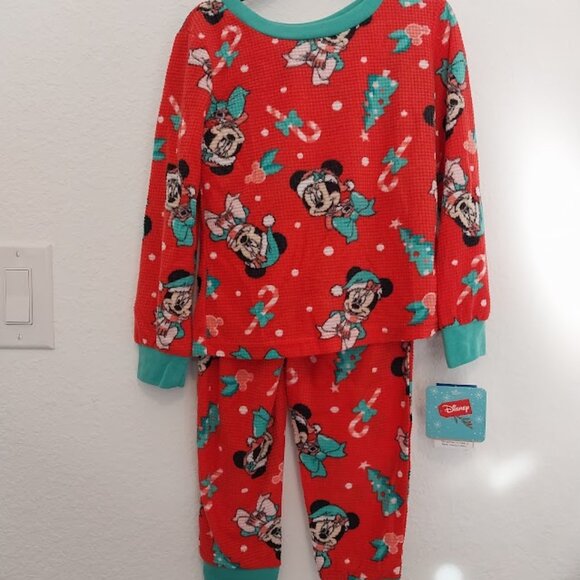 Disney: Minnie Mouse Christmas Pajamas - Picture 2 of 11